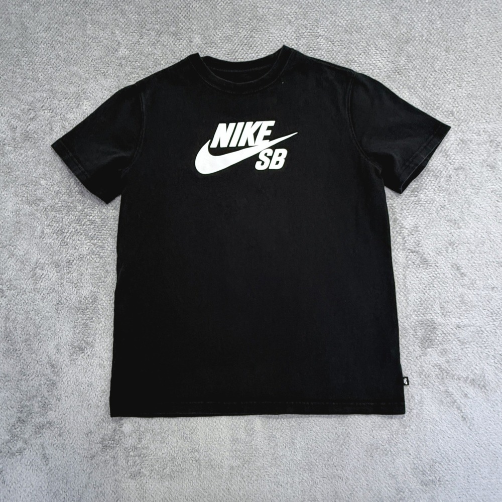 Nike SB T-Shirt Boys XL Black Logo Graphic Short Sleeve FD4001-010
